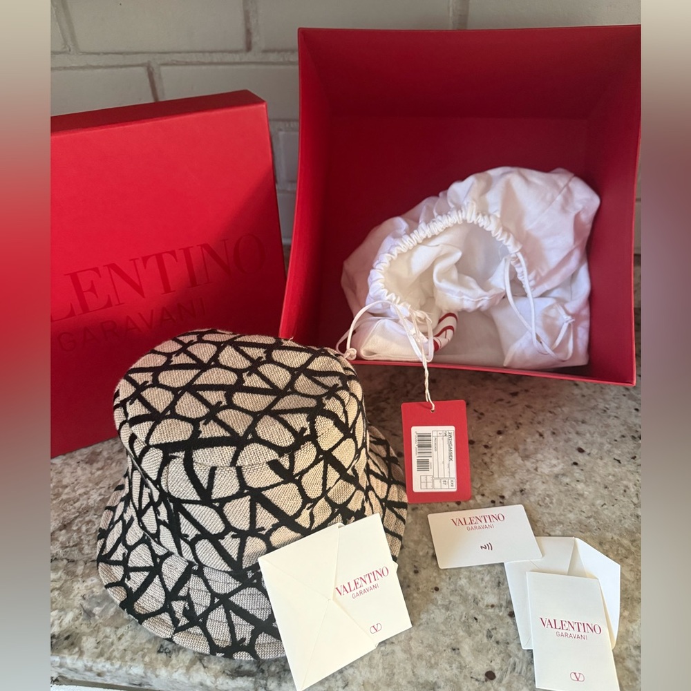 Valentino Garavani Black and Cream Patterned Bucket Hat
